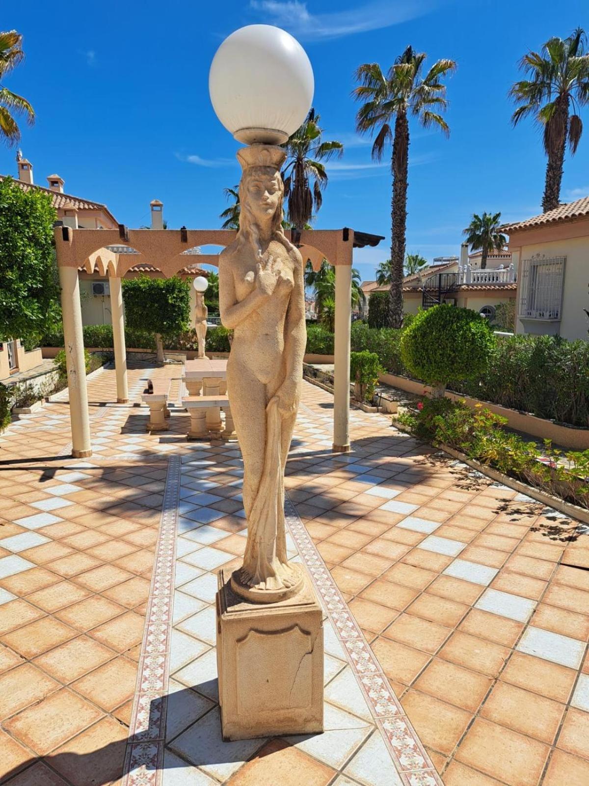 Schoenes Ruhiges Rooftop Apartment Mit Grosser Dachterrasse Торевьиа Экстерьер фото